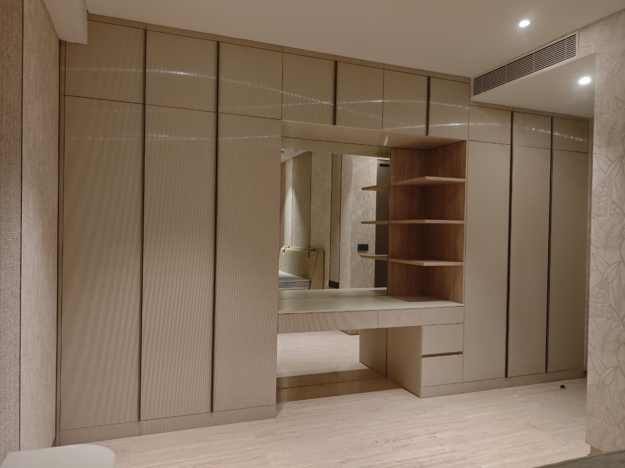 Wardrobe with Dresser Unit